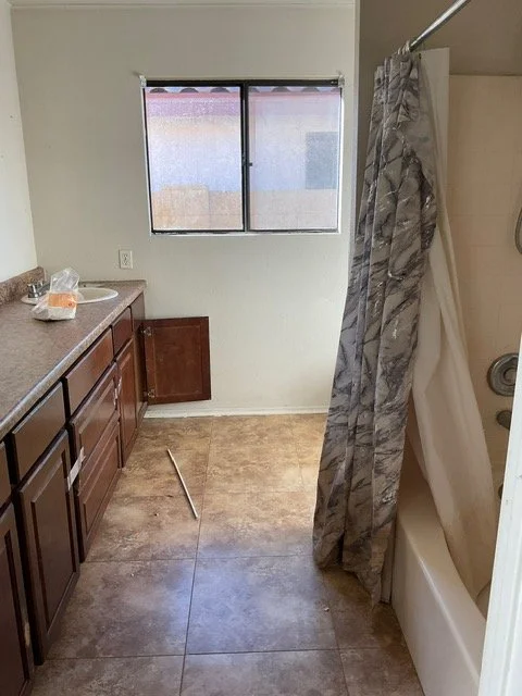 Bathroom - Before