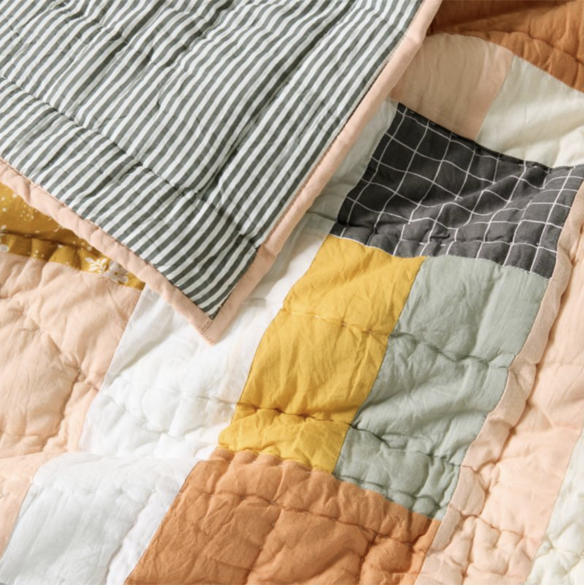 Gee's Bend Collaboration
Amir Amor Pink