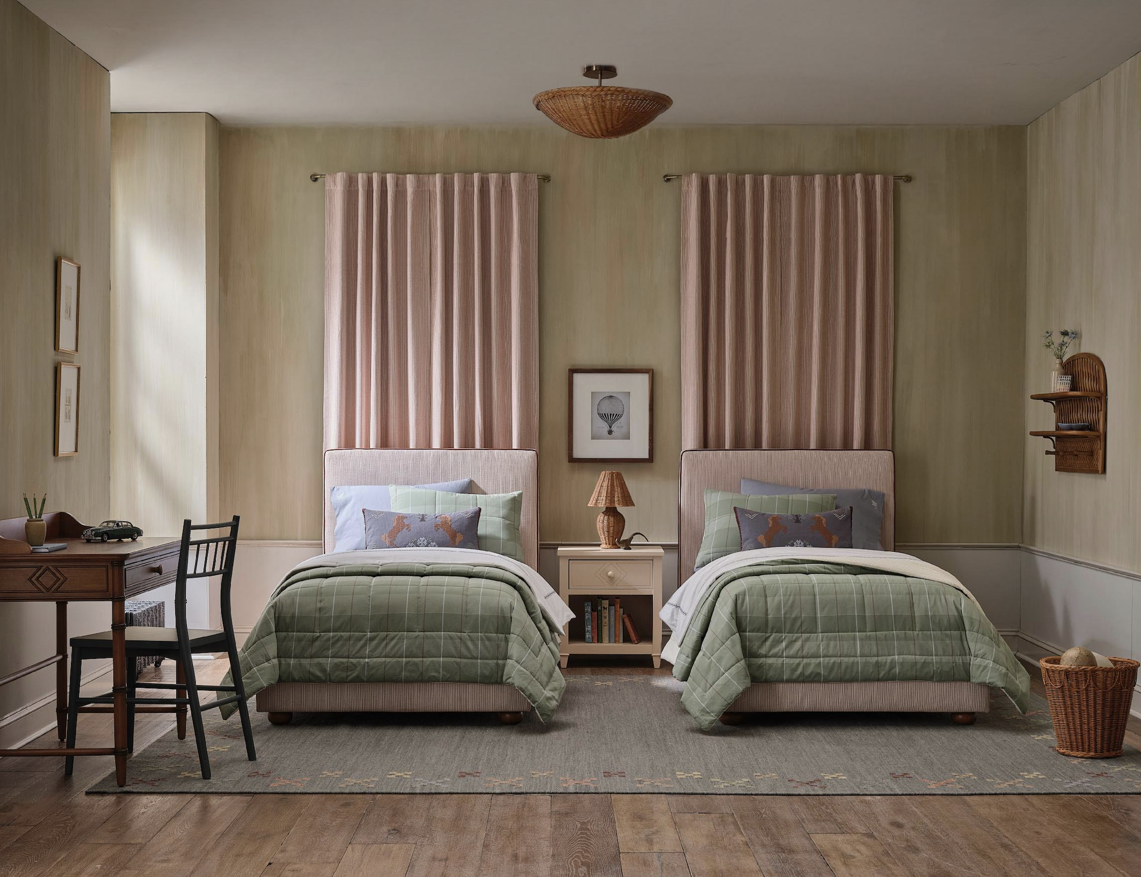 Sharland Collaboration - Rose Meadow Comforter