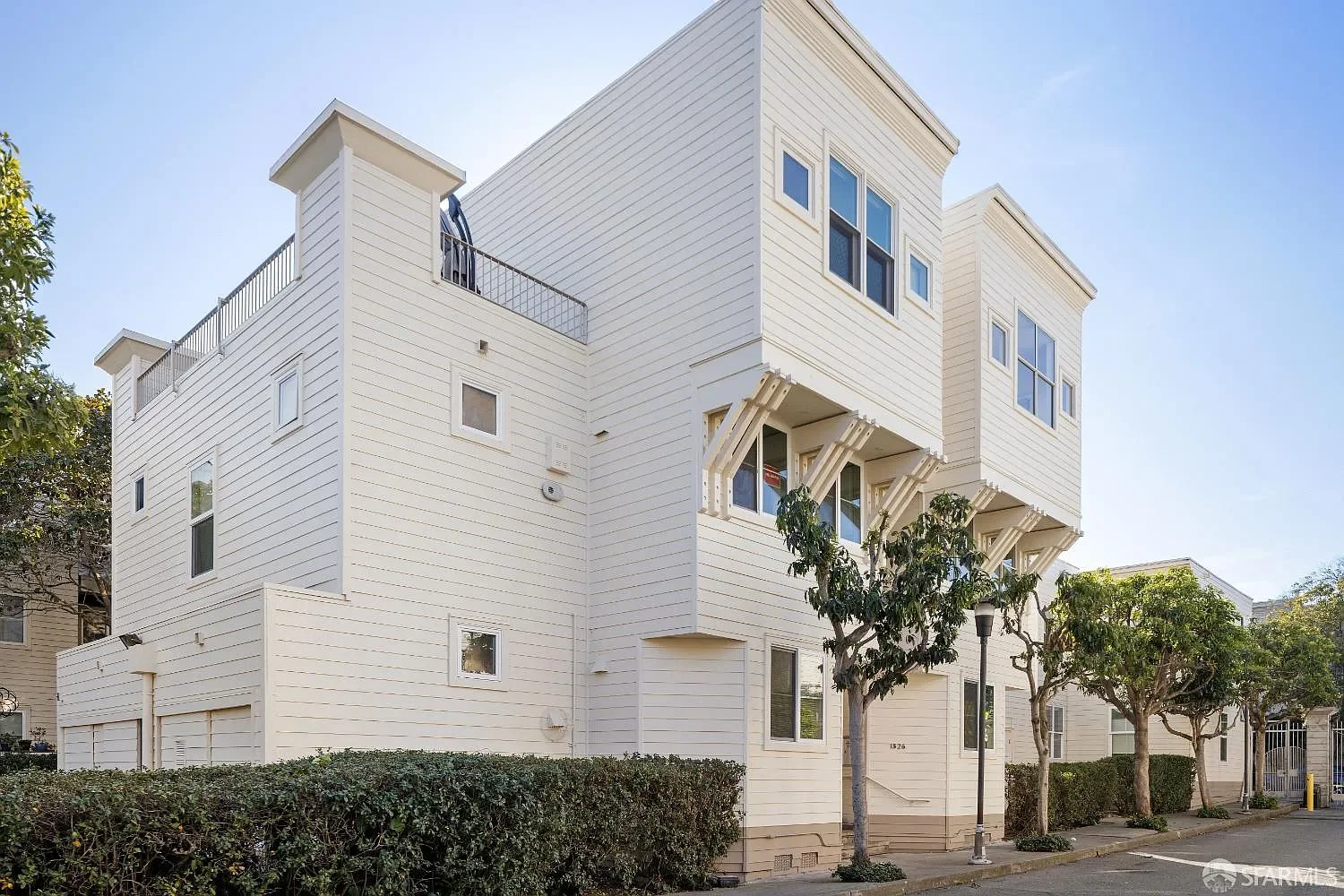1326 Scott St | $1,060,000