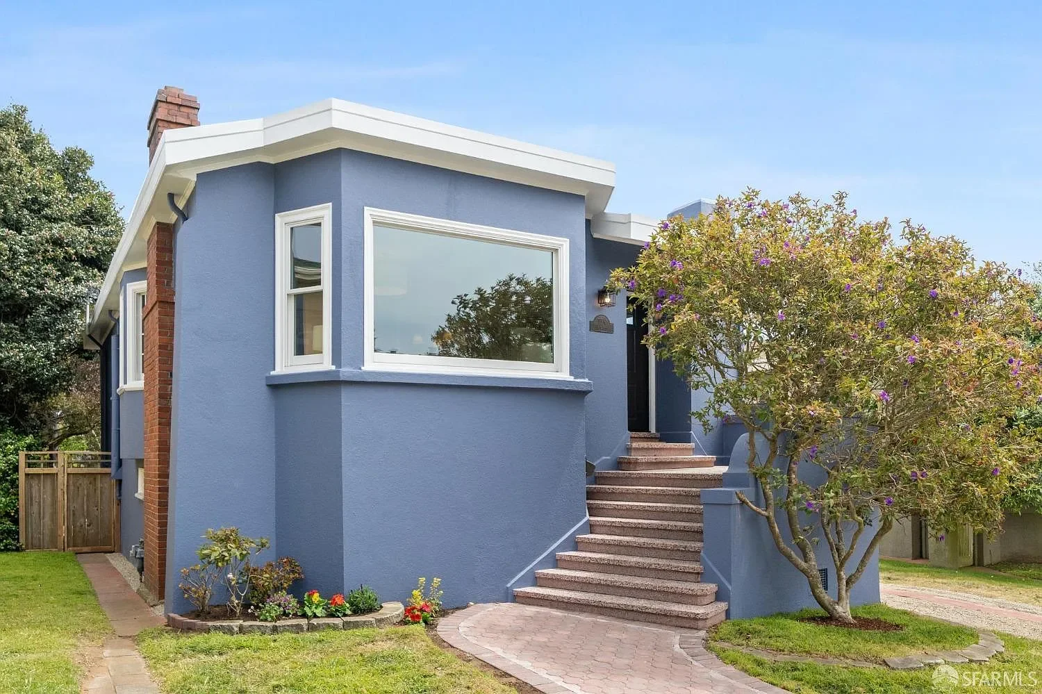 10 Hazelwood Ave | $1,650,000