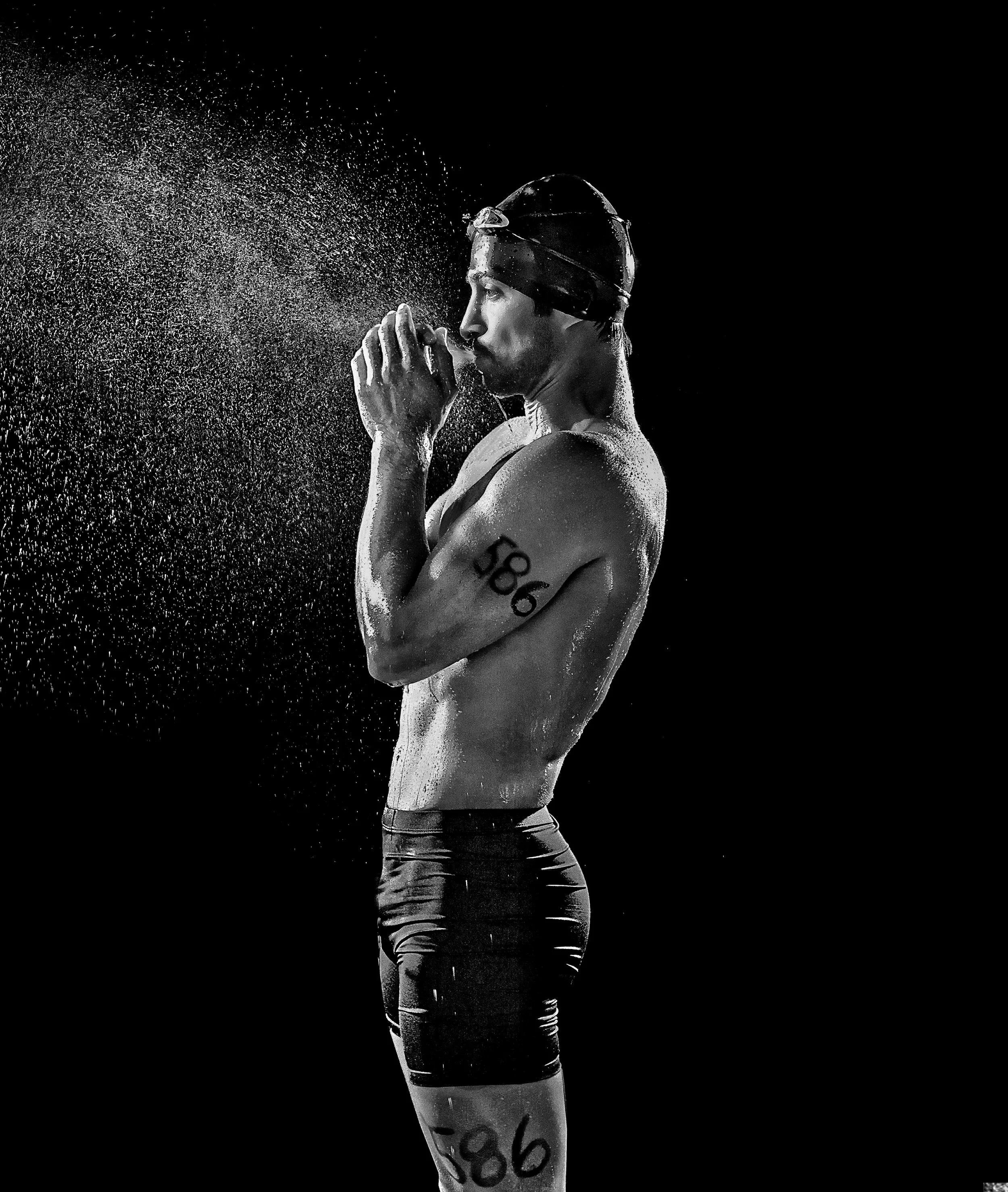 sport-award-winning-swimmer-blow-black-white-portrait-nutrilite-campaign-russell-rutherford.jpg.jpg