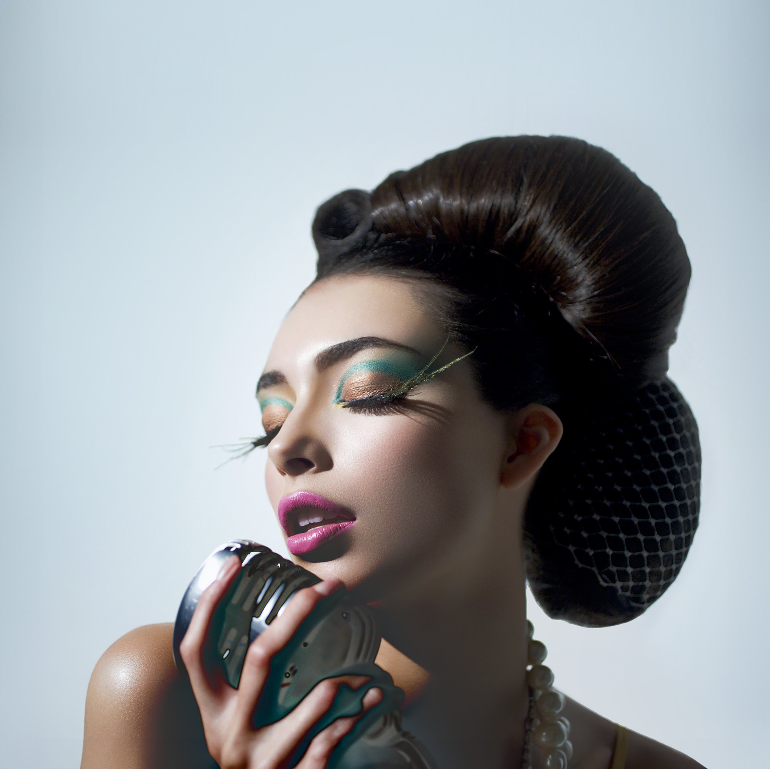 v2_diva_crop_microphone_new_york copy.jpg