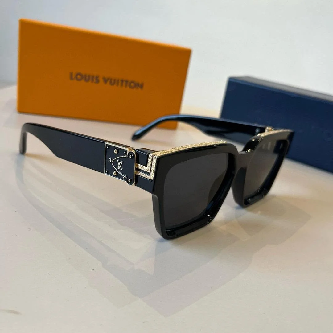 BOSS BABE SUNNIES-$70