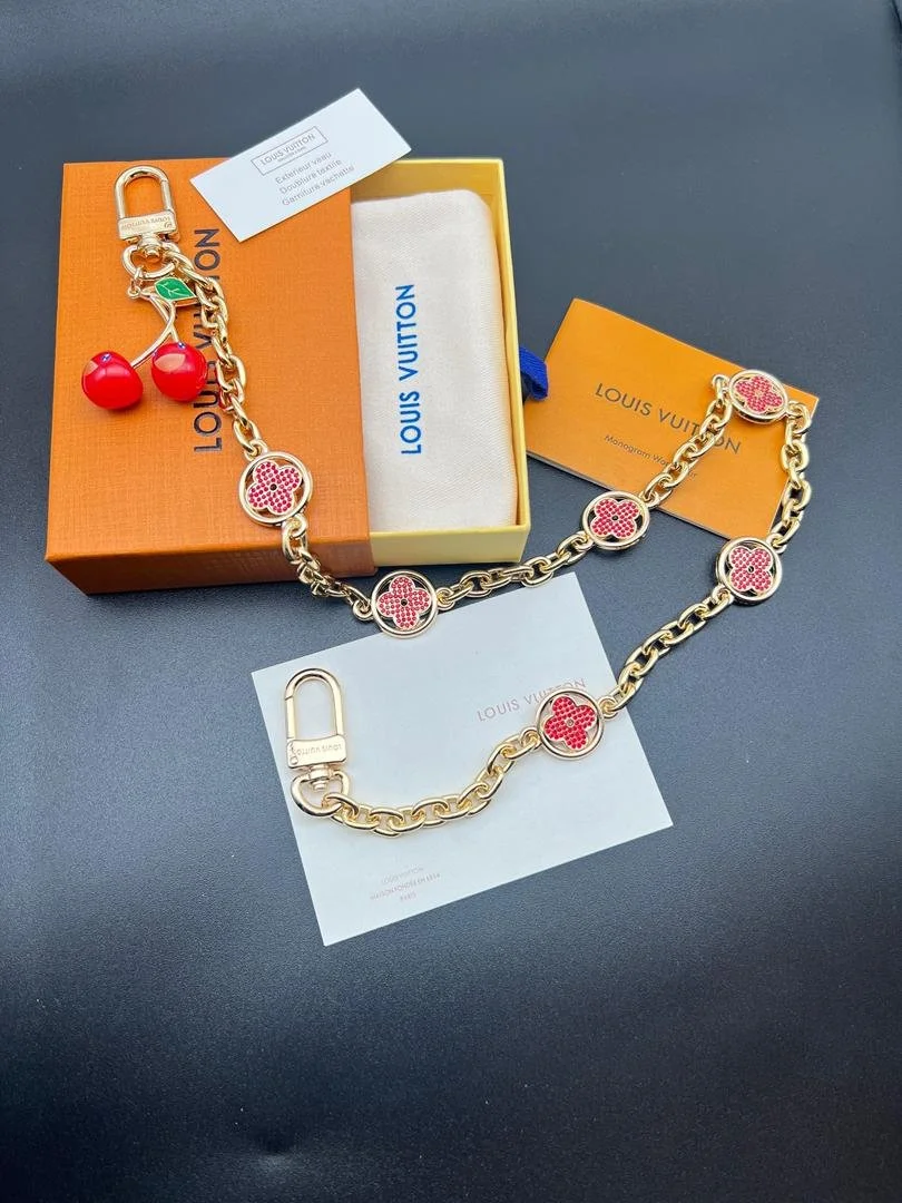 LV BAG CHAIN 1 - $40