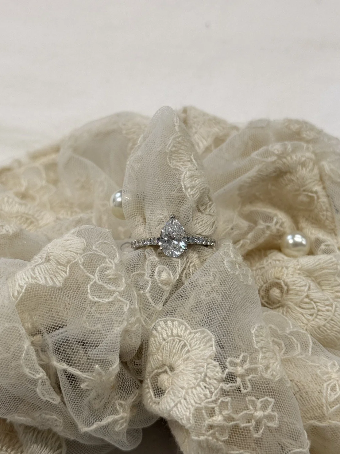 Engagement Ring [Pear shape]