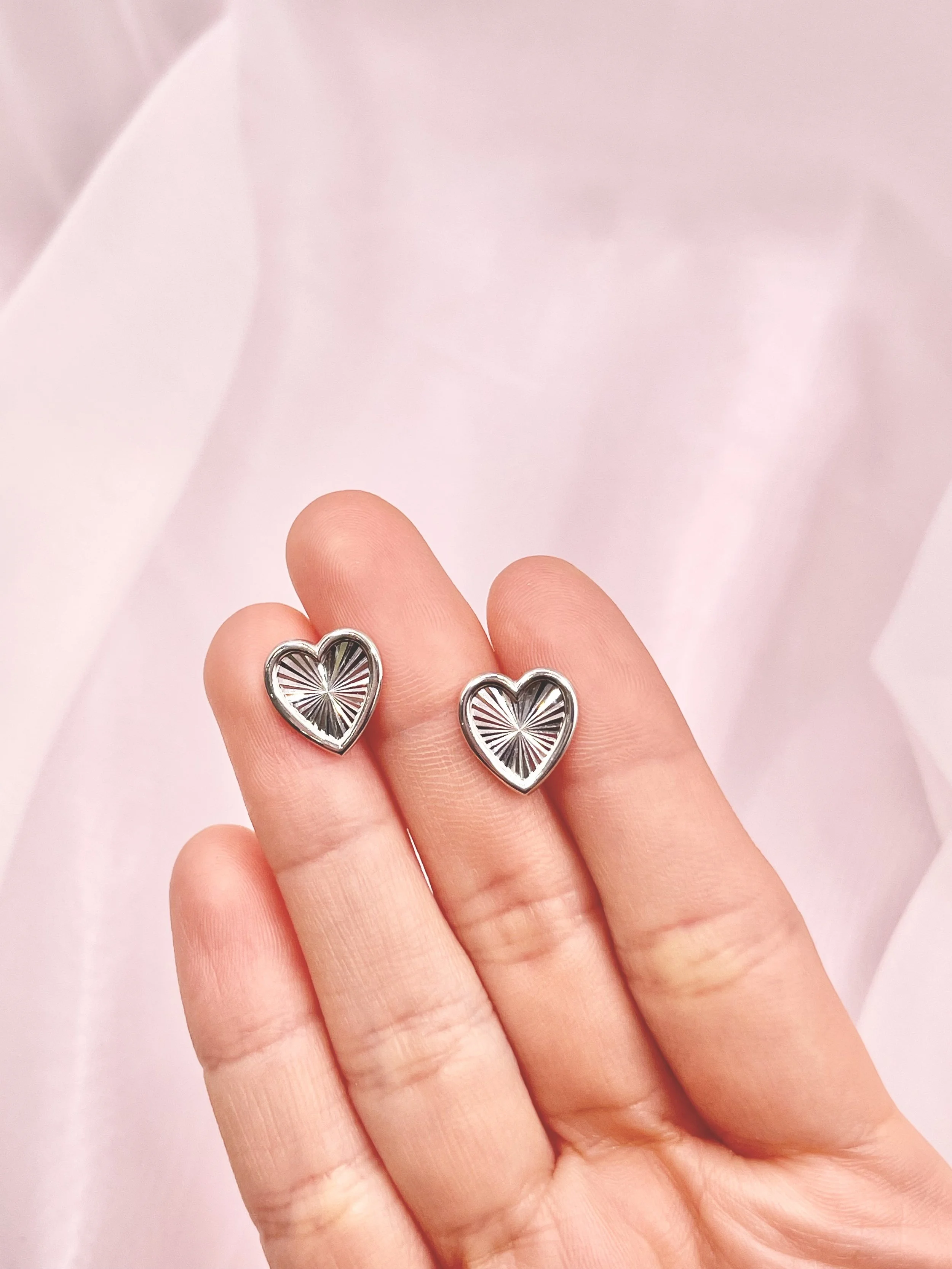 Full of Heart Earring 18KWG