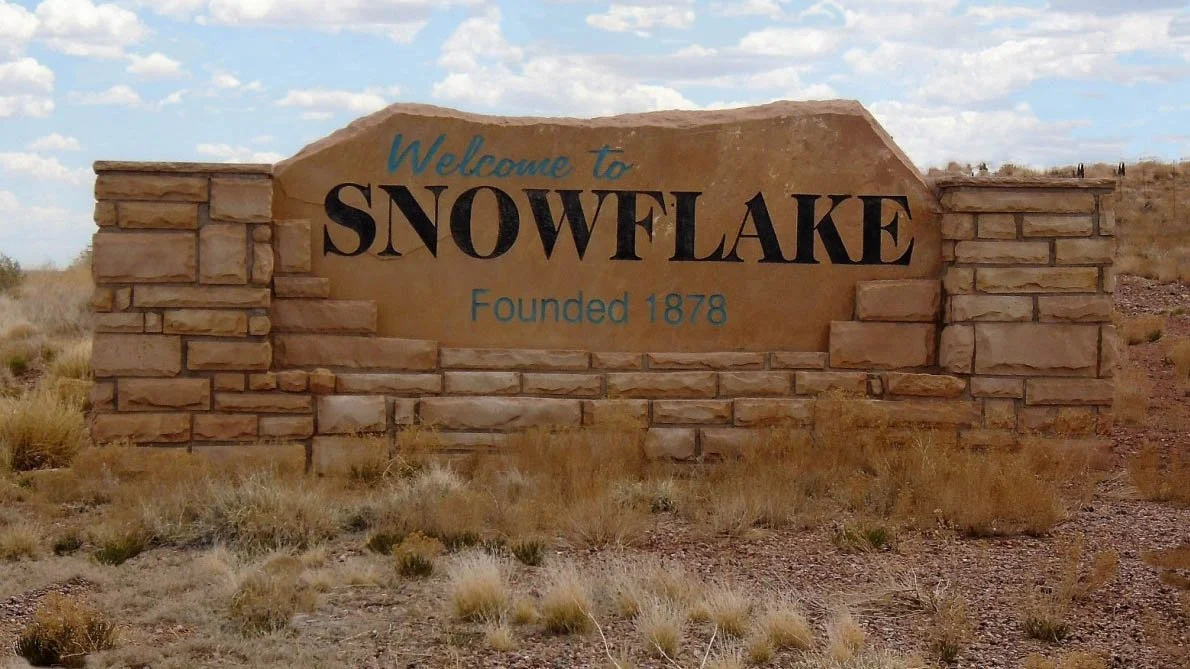 Snowflake sign outside of Snowflake