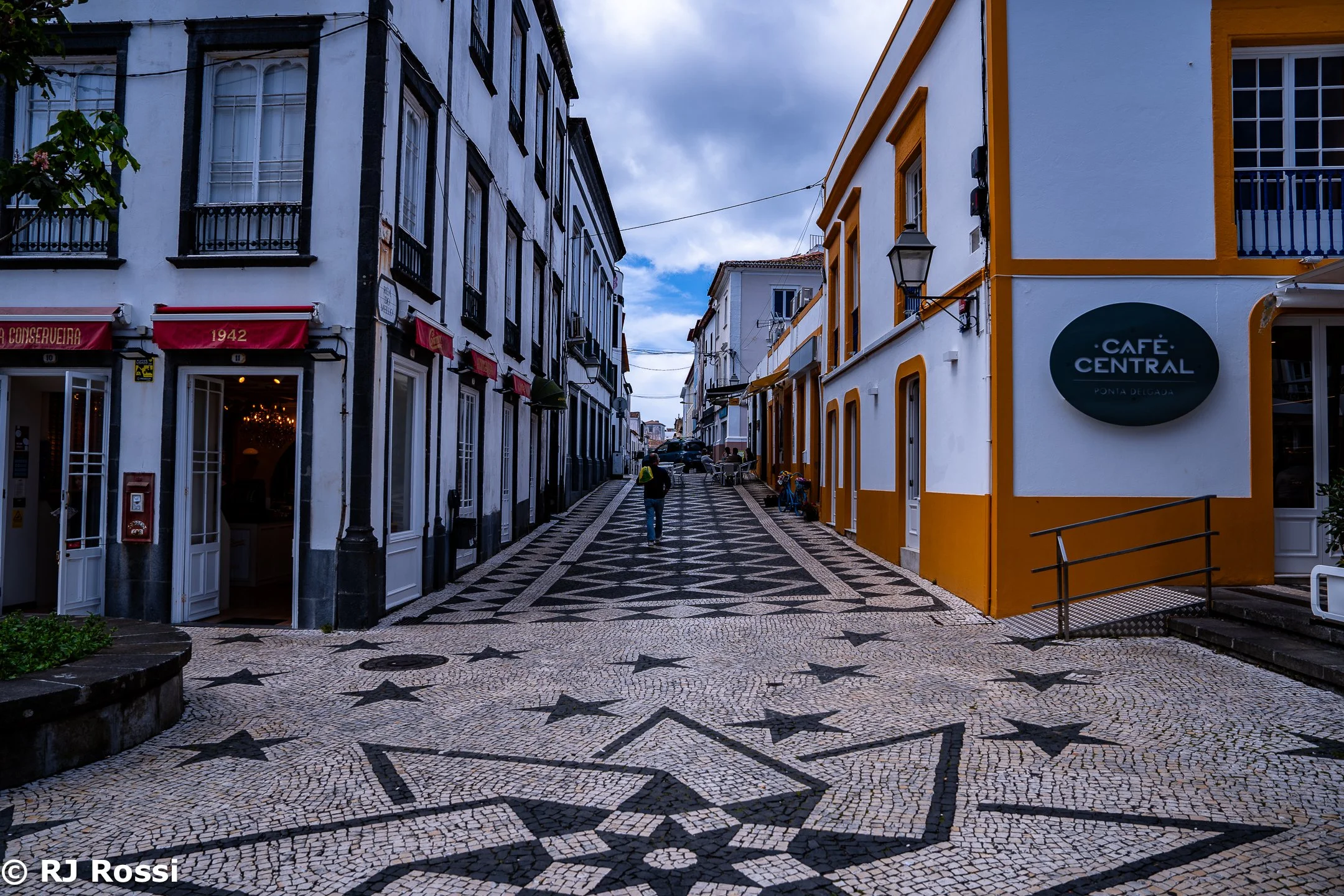 Azoresstreet-14.jpg