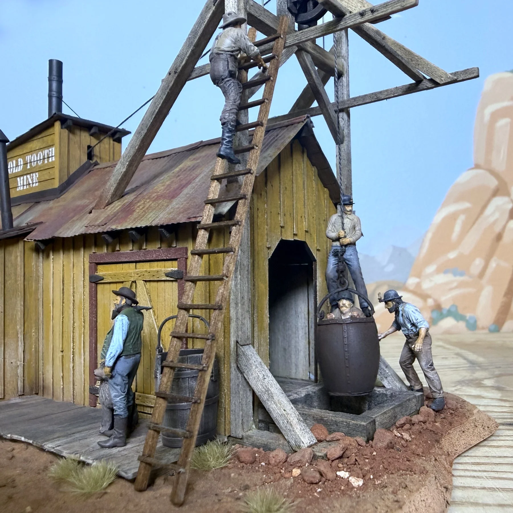 Gold Tooth Mine built by Dave Meek