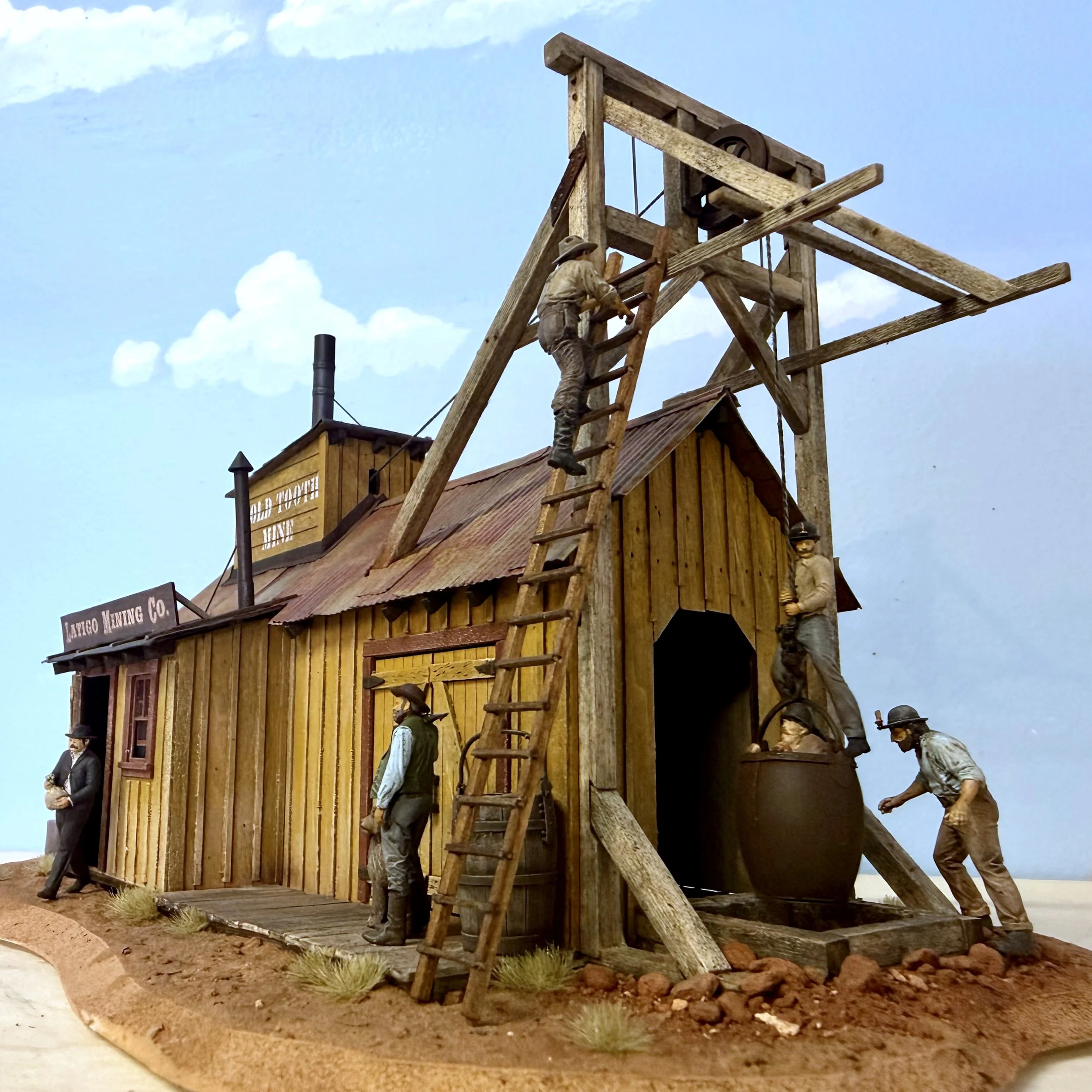 Gold Tooth Mine built by Dave Meek