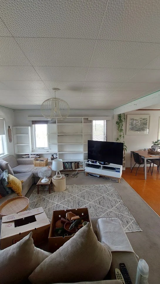 Upstairs Lounge Before