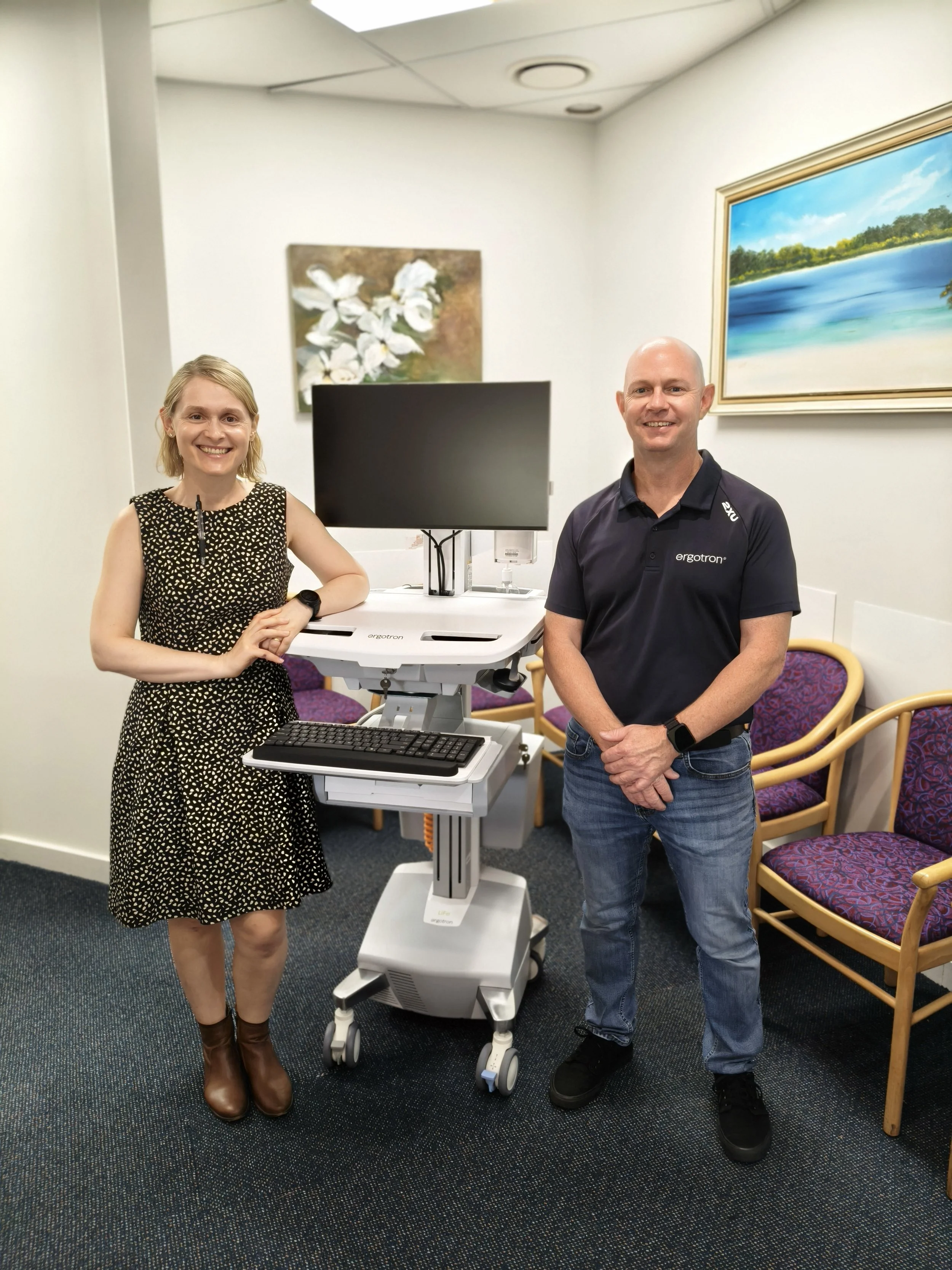Dr Jowita Kozlowska with Andrew Day, Ergotron Territory Account Manager for Australia and New Zealand, and the new StyleView Life Power Cart at Noosa Hospital.