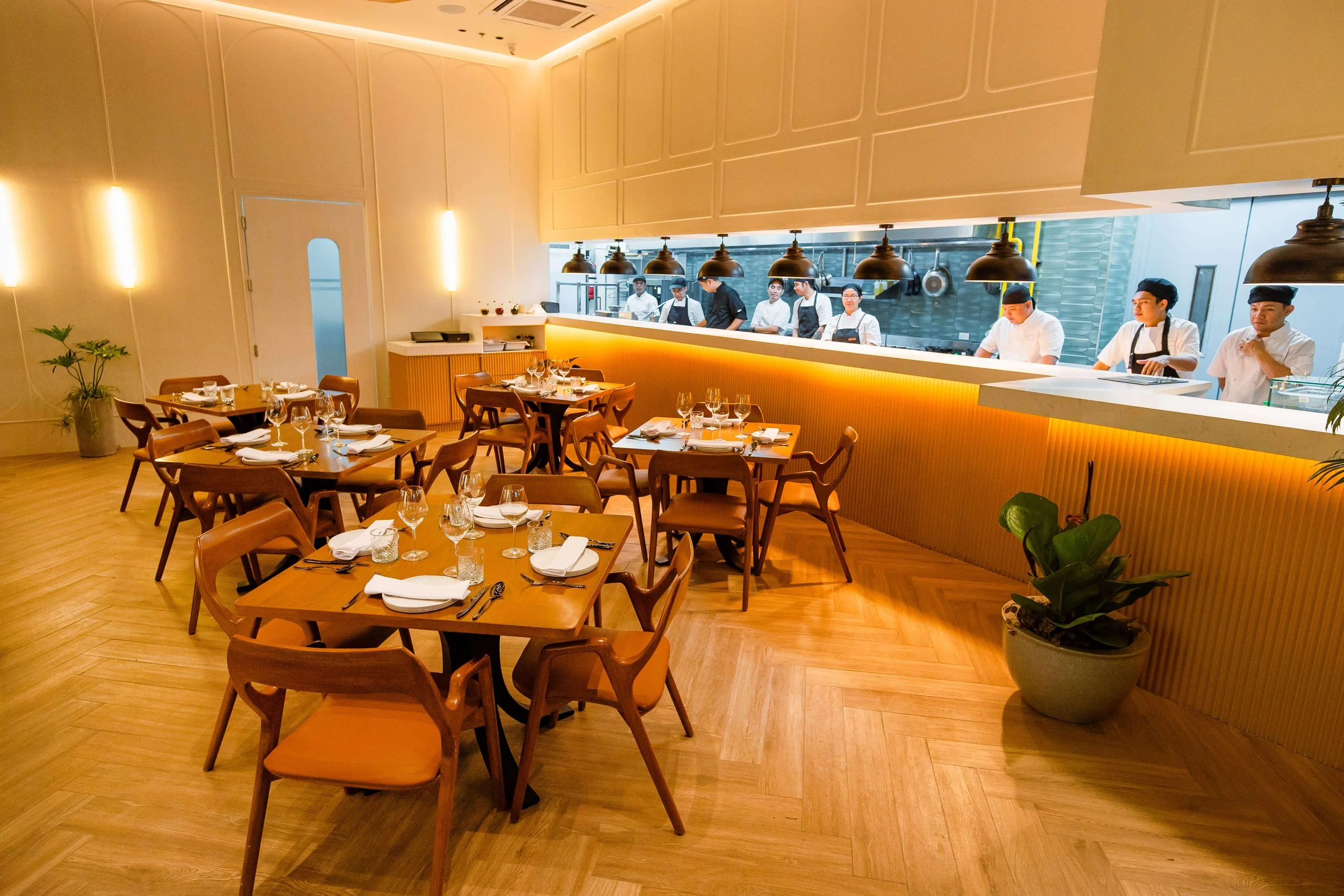 Main dining_5.jpg