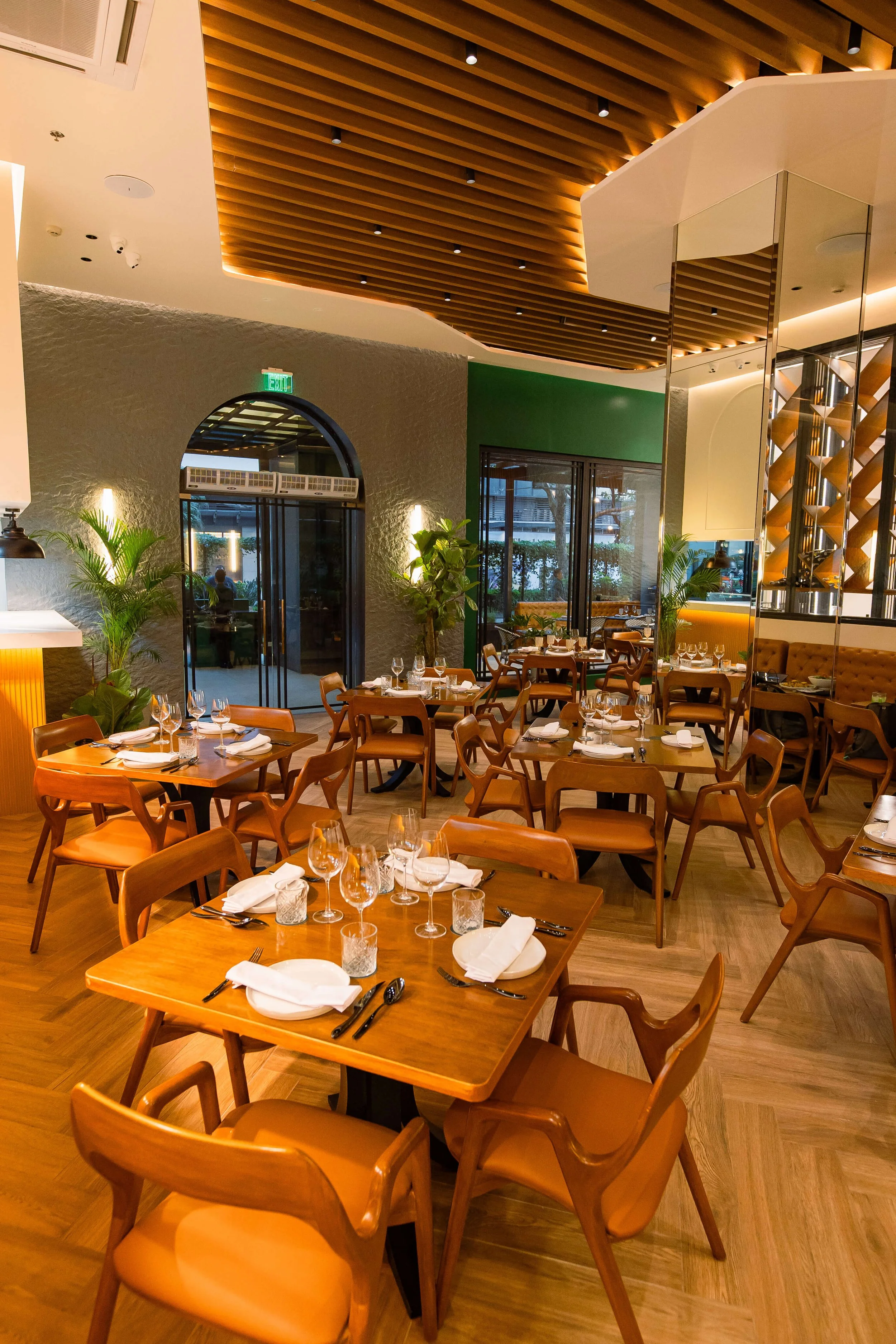 Main dining_1.jpg