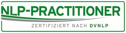 Beschreibung des Bildes mit dem Text 'NLP-PRACTITIONER ZERTIFIZIERT NACH DVNL' ohne weitere visuelle Details.