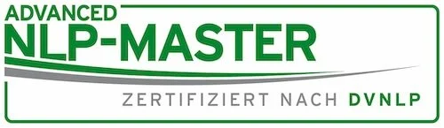 Logo des Advanced NLP-Masters, zertifiziert nach DVNLP