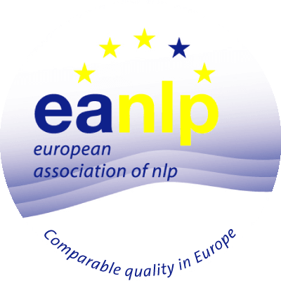 Logo der European Association of NLP mit blauen und gelben Texten und Europas Sternen.