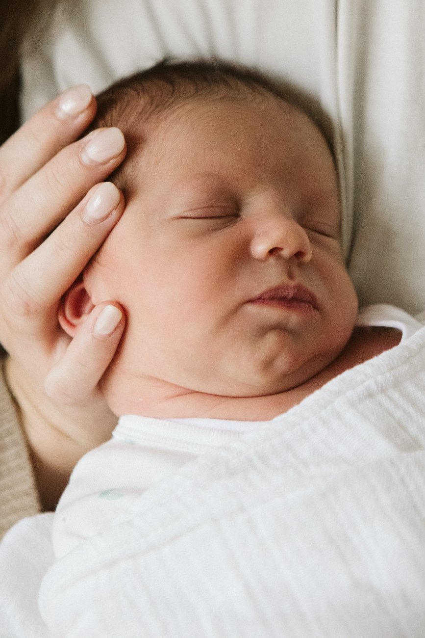 family-portraiture-newborn-sleeping-portrait.001.jpg