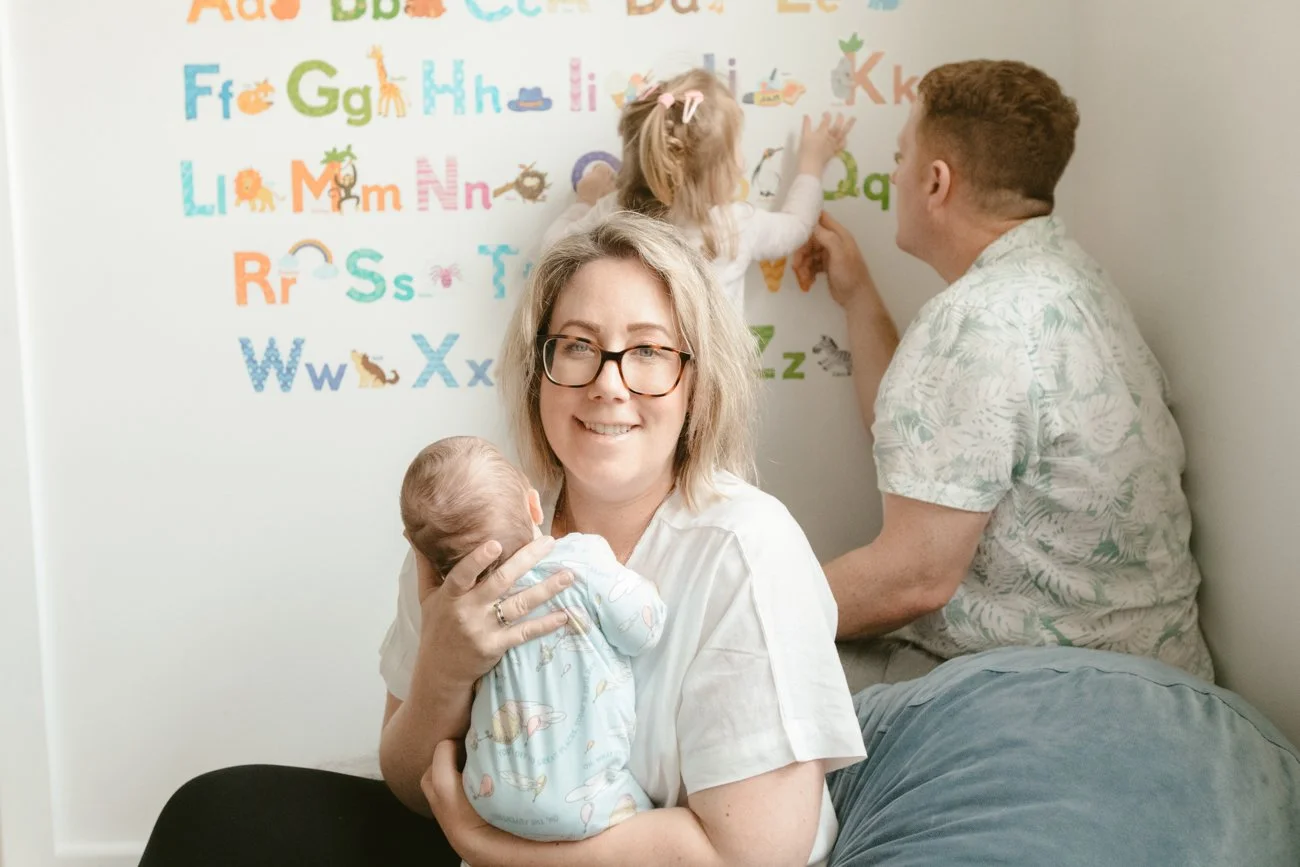 family-portraiture-family-in-childs-room.003.jpg