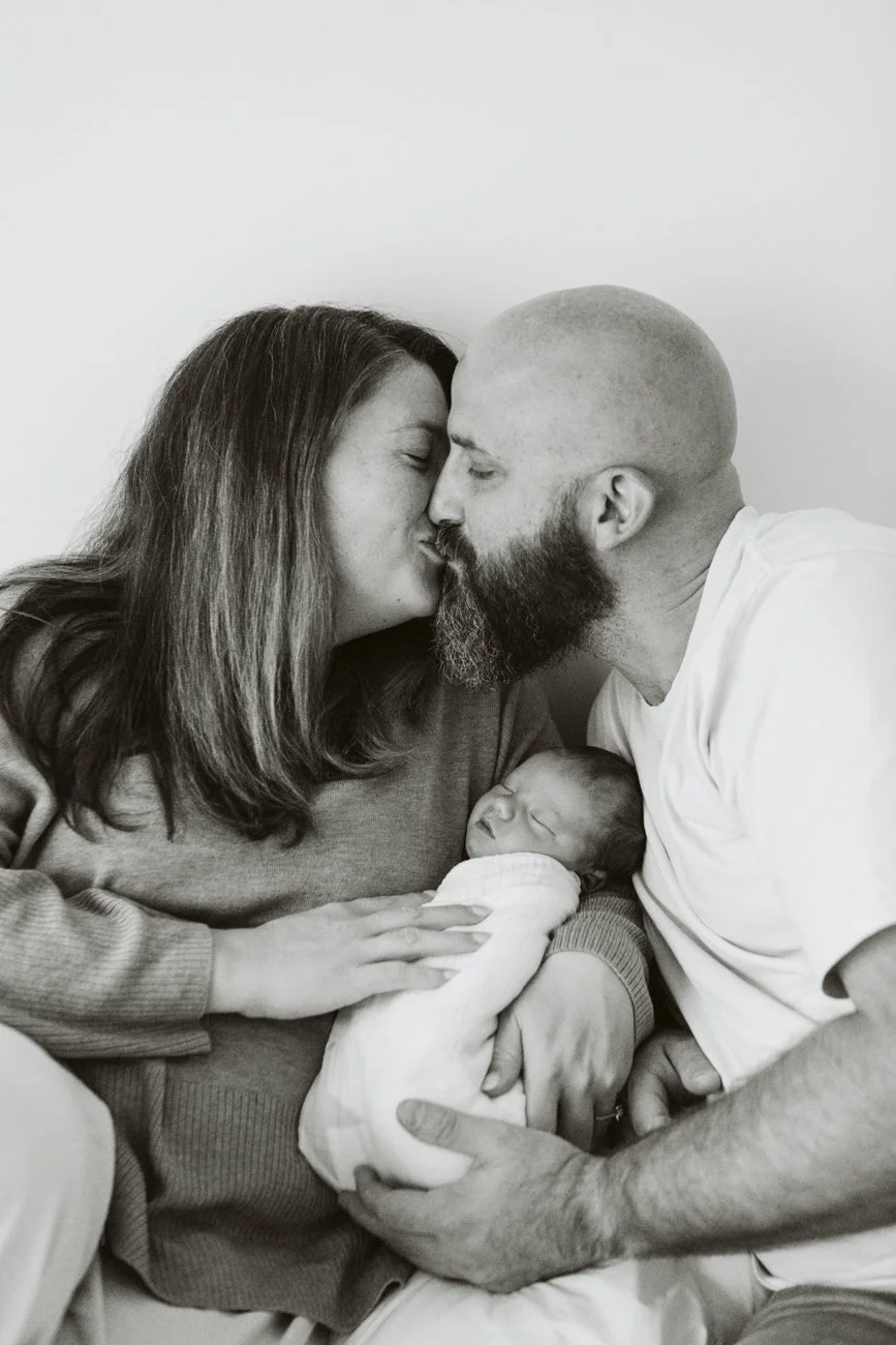 family-portraiture-father-mother-newborn.005.jpg