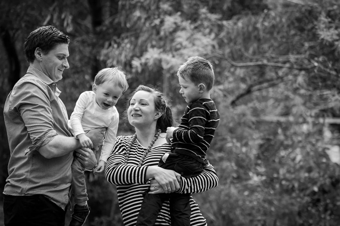 family-portraiture-family-four-pregnant-mother.001.jpg