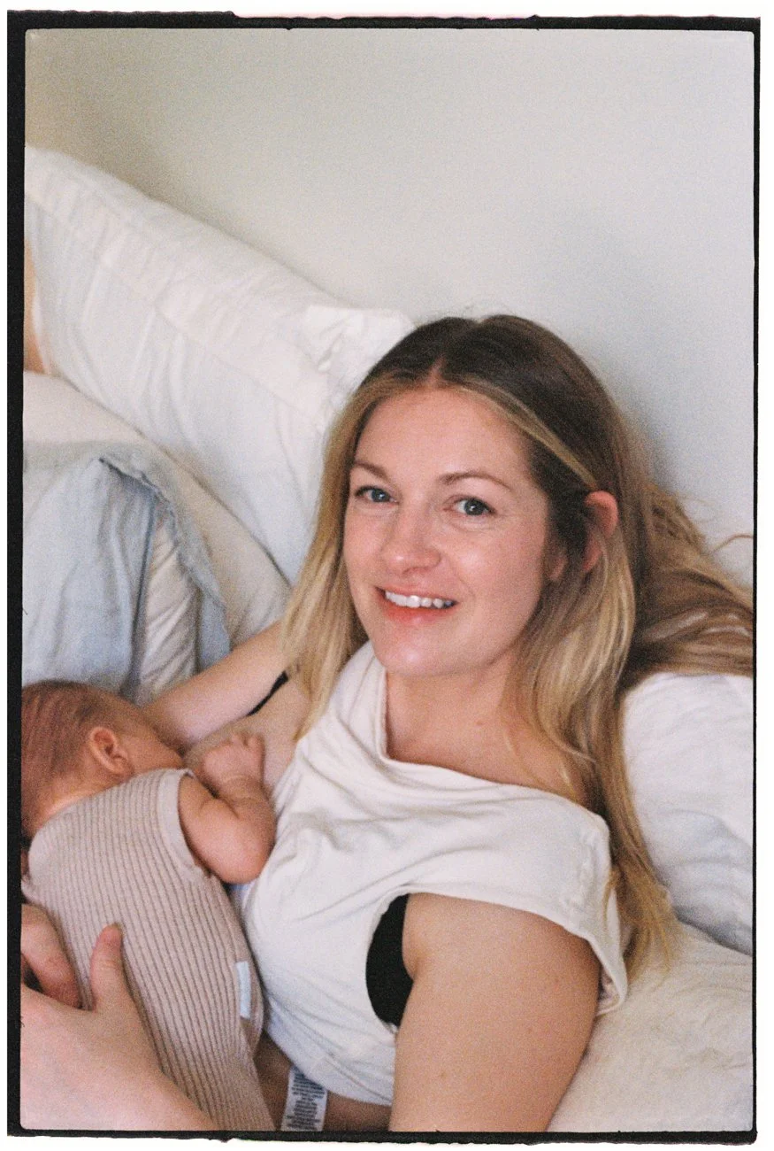 family-portraiture-mother-newborn-smiling.001.jpg