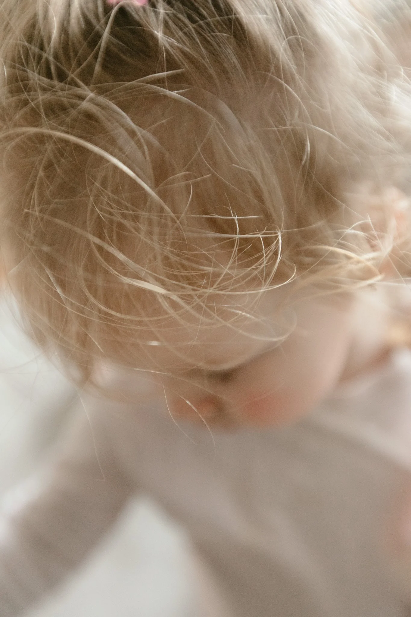 familt-portraiture-girls-whispy-hair.jpg