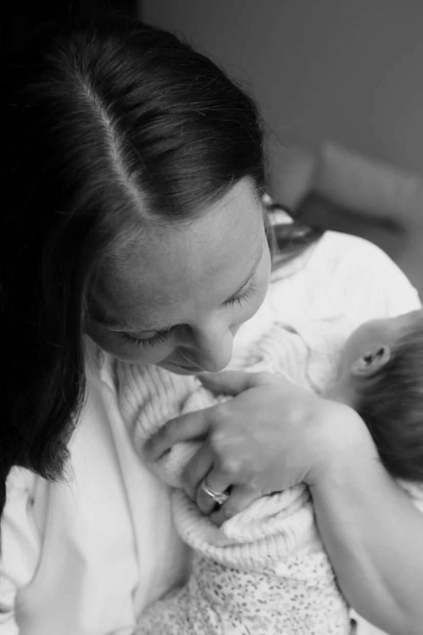 family-portraiture-mother-holding-baby.001.jpg