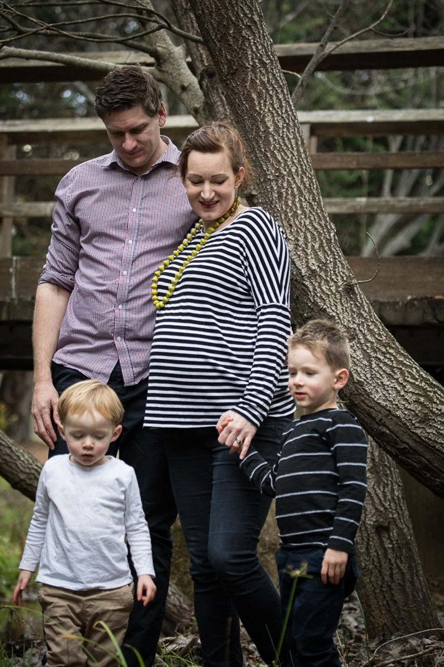 family-portraiture-family-on-bridge.003.jpg