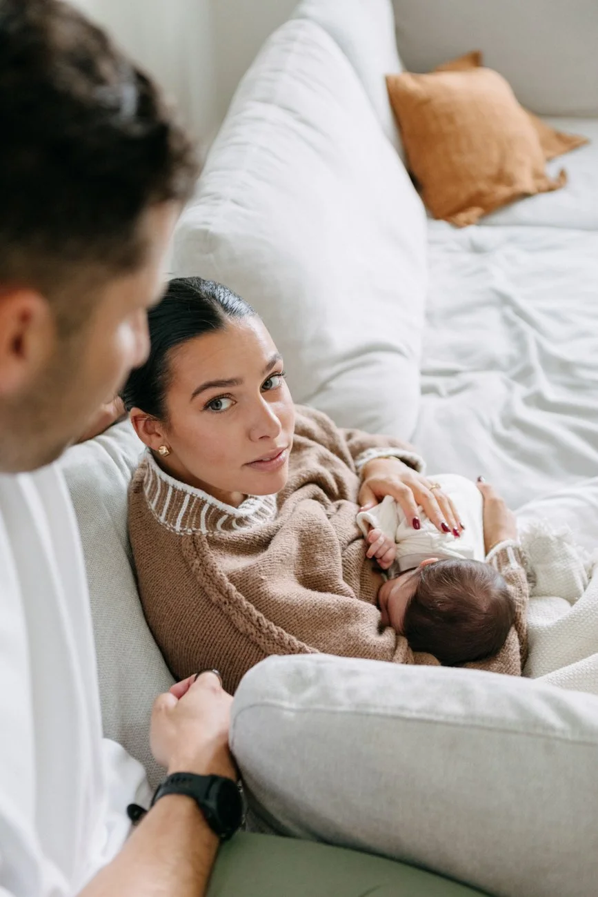 family-portraiture-mother-father-newborn-couch.005.jpg