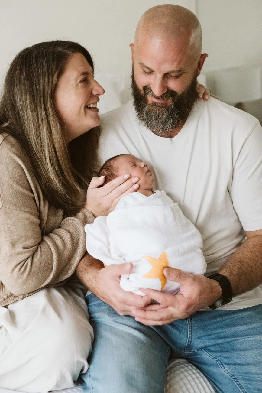 family-portraiture-father-mother-newborn.002.jpg