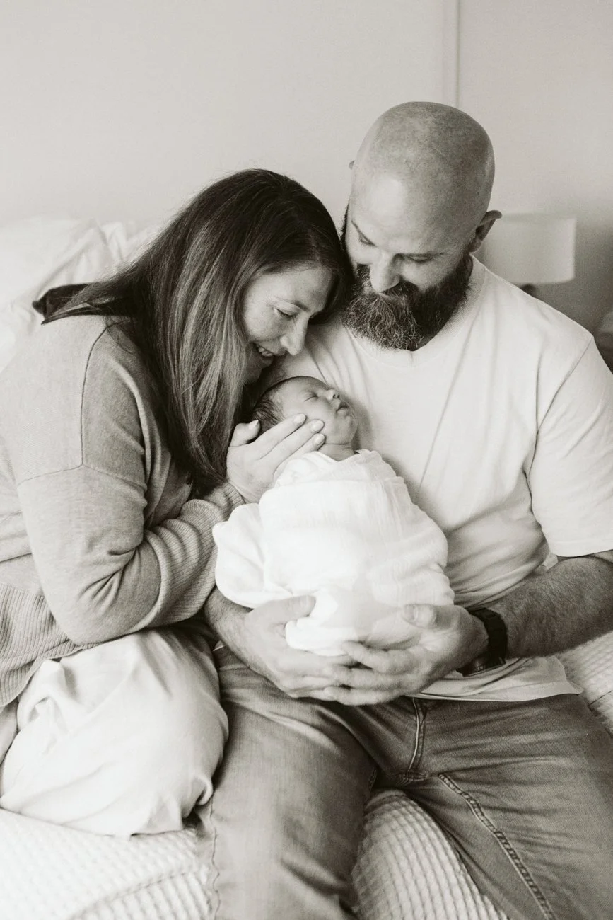 family-portraiture-father-mother-newborn.003.jpg