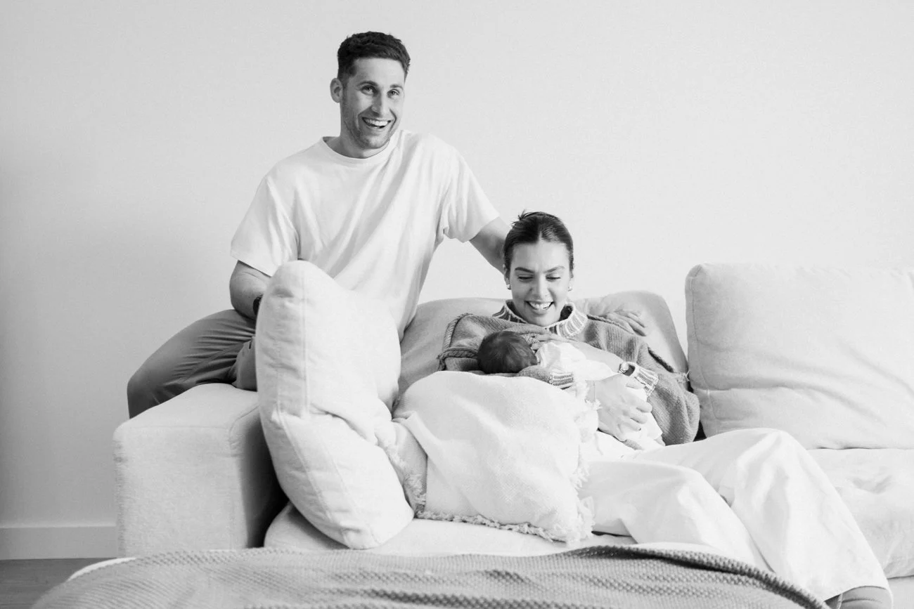 family-portraiture-mother-father-newborn-couch.003.jpg