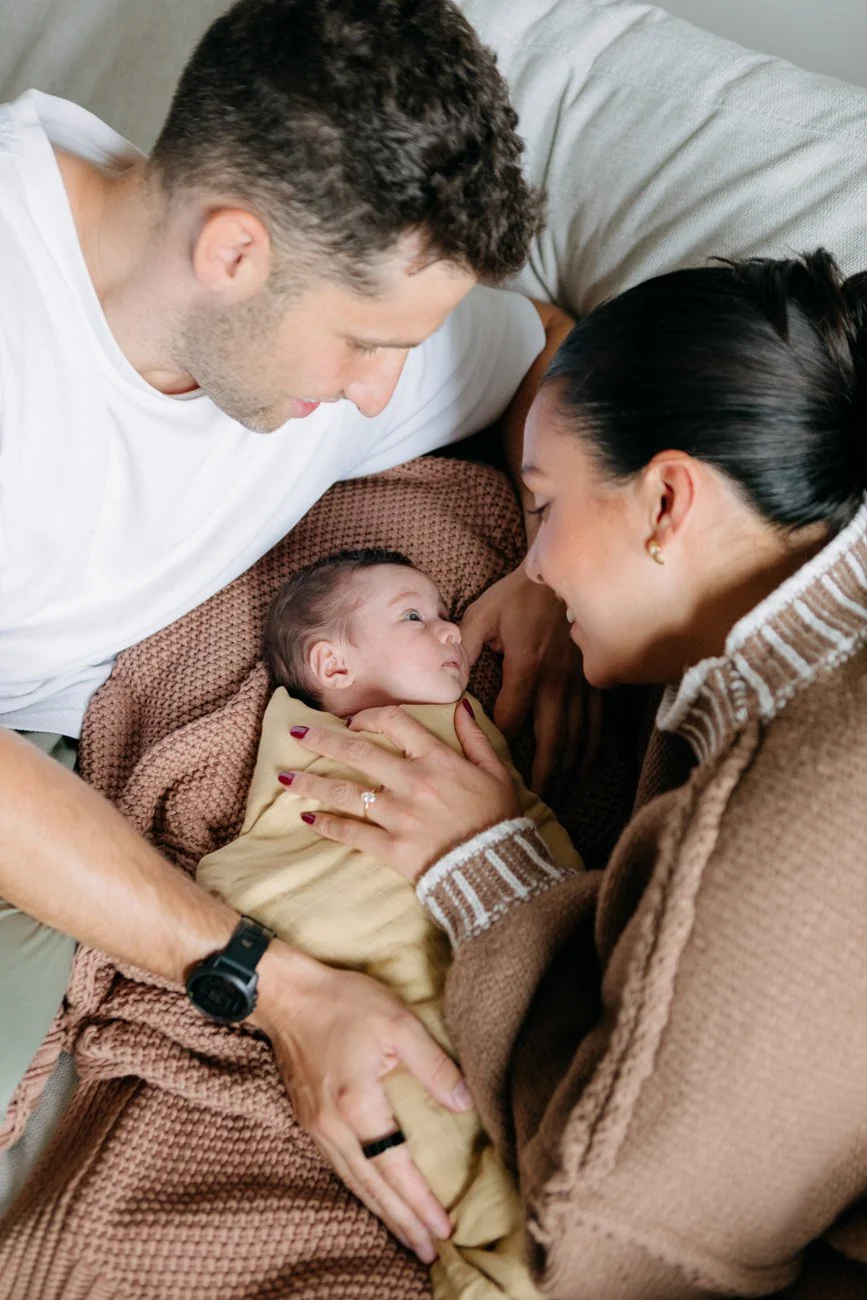 family-portraiture-mother-father-newborn-couch.007.jpg