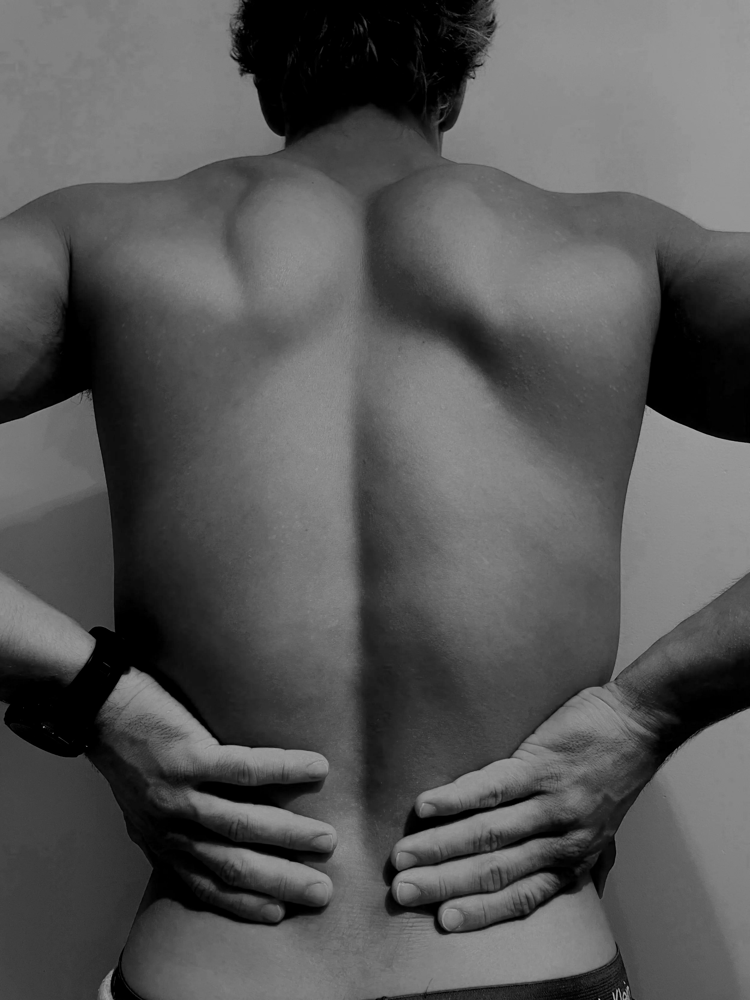 Low back pain, Sciatica, Flexion Distraction, Muscle pain, Nerve pain, Slipped disc, Disc Bulge, Hip Pain The Chiro Clinic 
