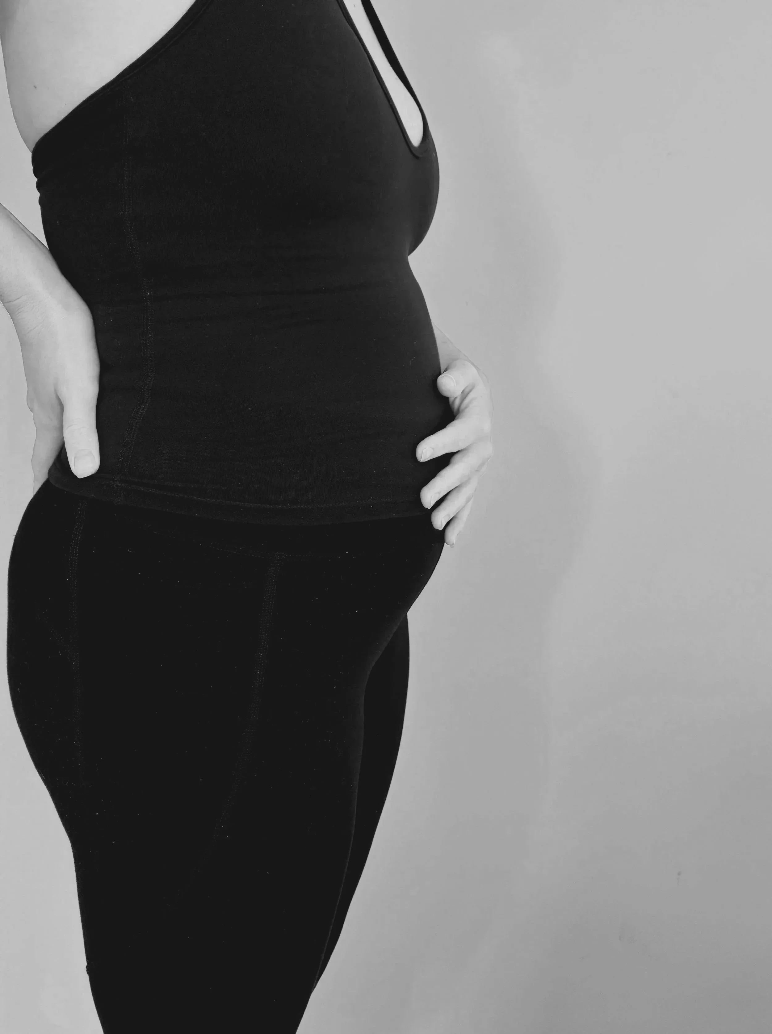 Pregnancy Chiropractor for healthy pregnancy, Hip and back pain when pregnant, Muscle pain 