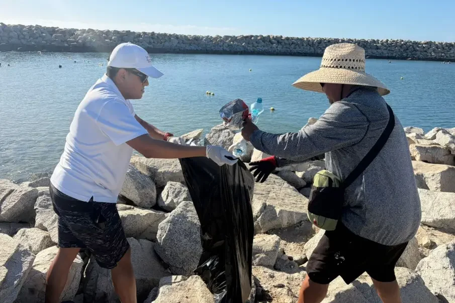 Limpieza de playas y reciclaje fortalecen acciones ambientales en la Comunidad de La Playa