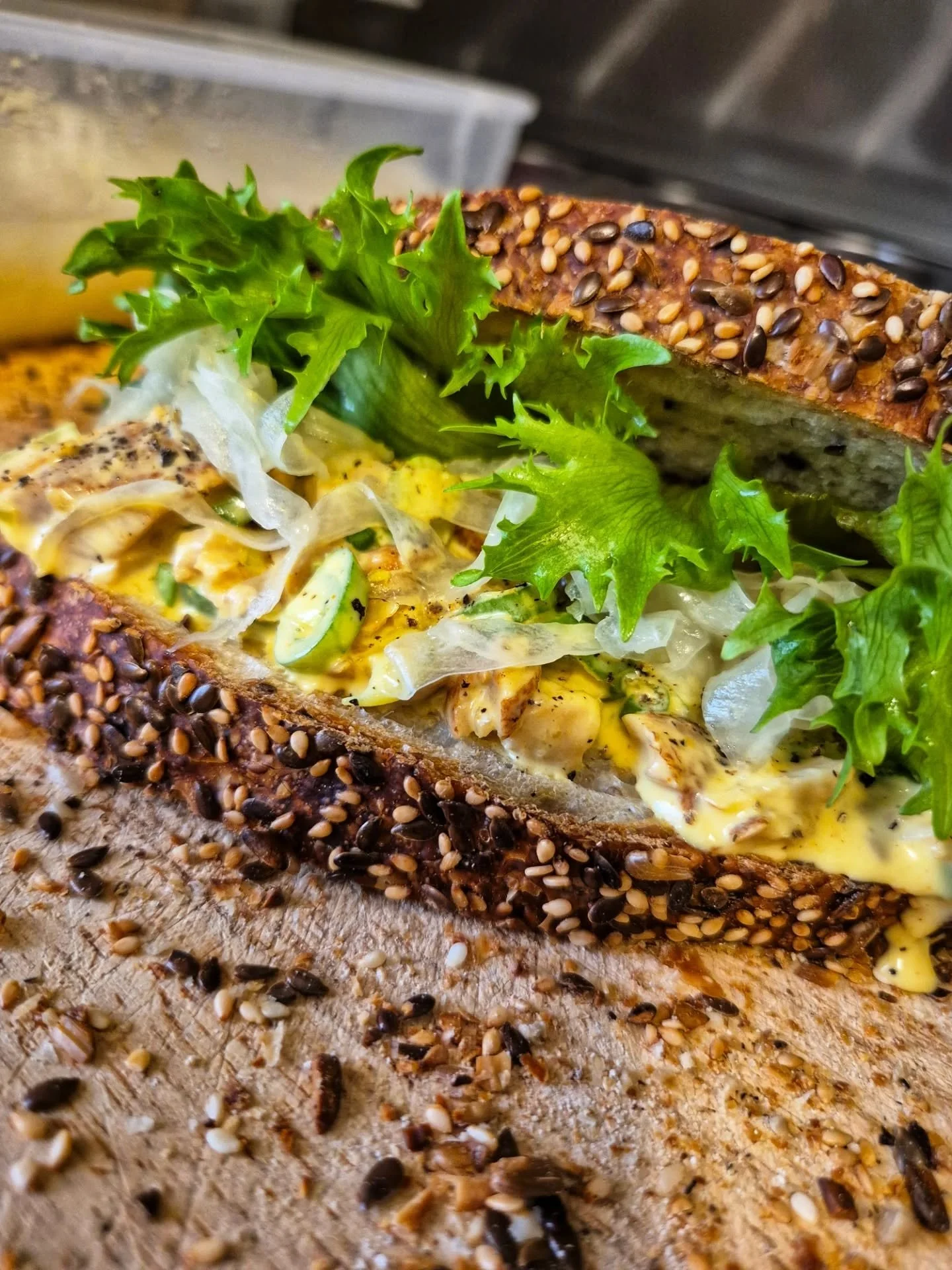 Frisk ukens sandwich til det fine v&aelig;ret denne uken!🌞

Kylling med mango curry og sylta fennikel p&aring; v&aring;rt firkornbr&oslash;d 🙌🏻