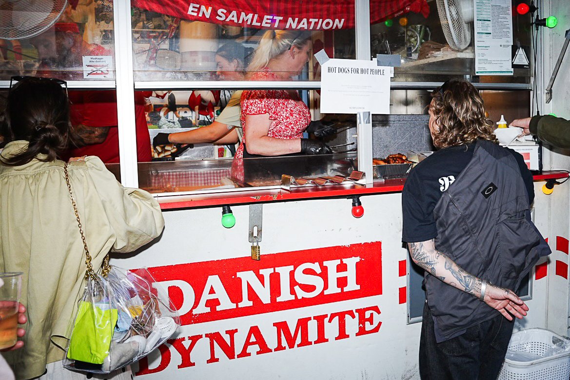 hotdogsforhotpeople.jpg