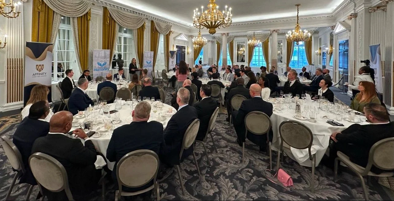 Louize Clark delivering a keynote on AI and data protection to construction industry workers