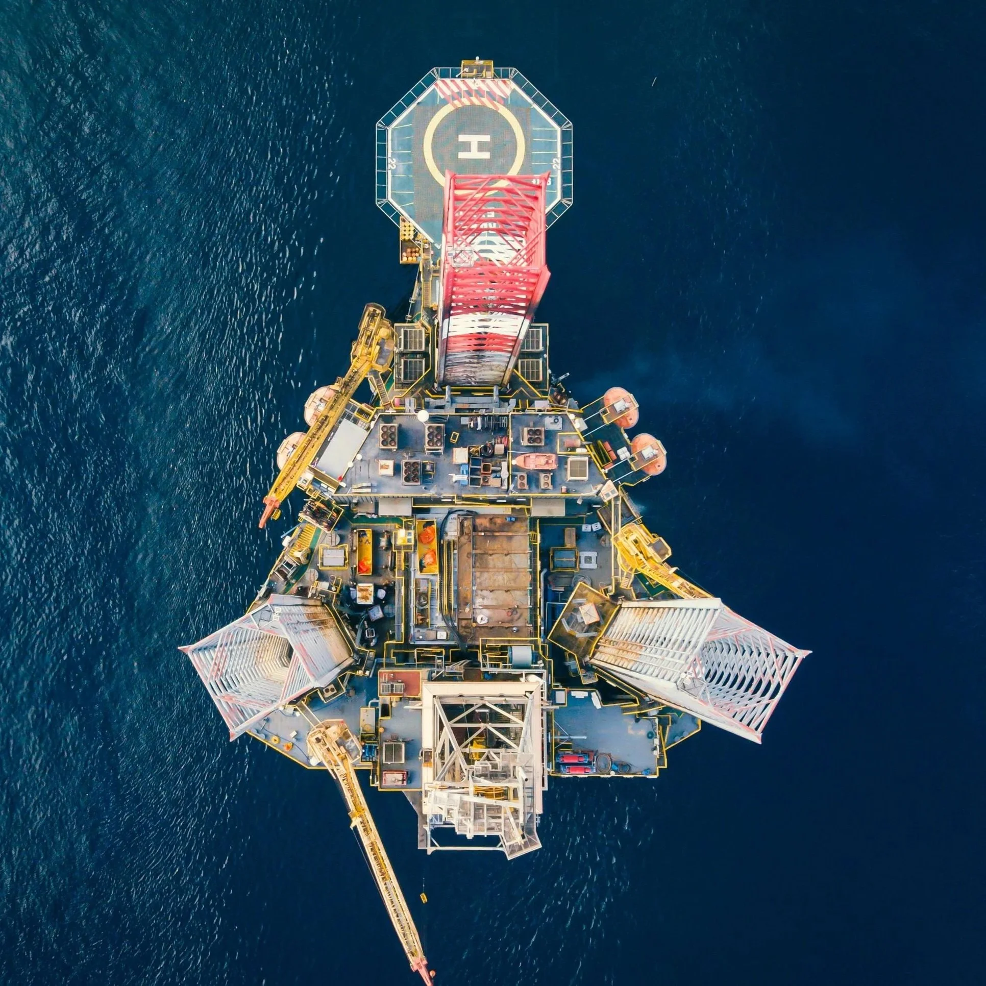 Energy
Geopolitical exposure, local content obligations, and the operational demands of long-cycle assets create a decision environment where strategic clarity and regulatory fluency are as important as the resource itself.