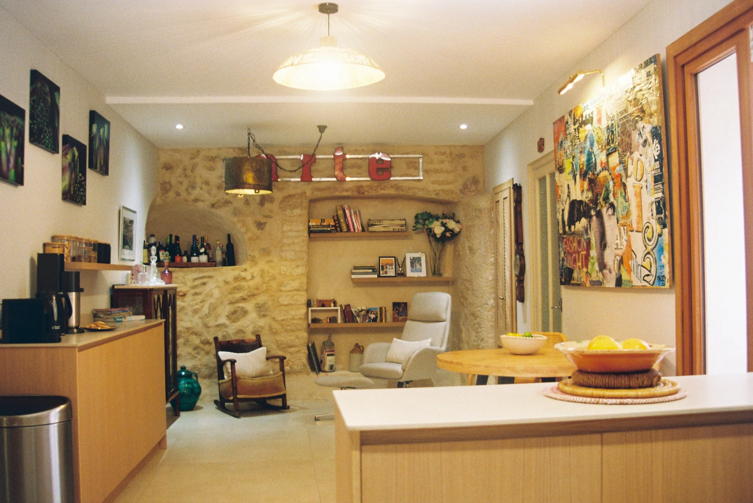 R1-03789-021A.jpg