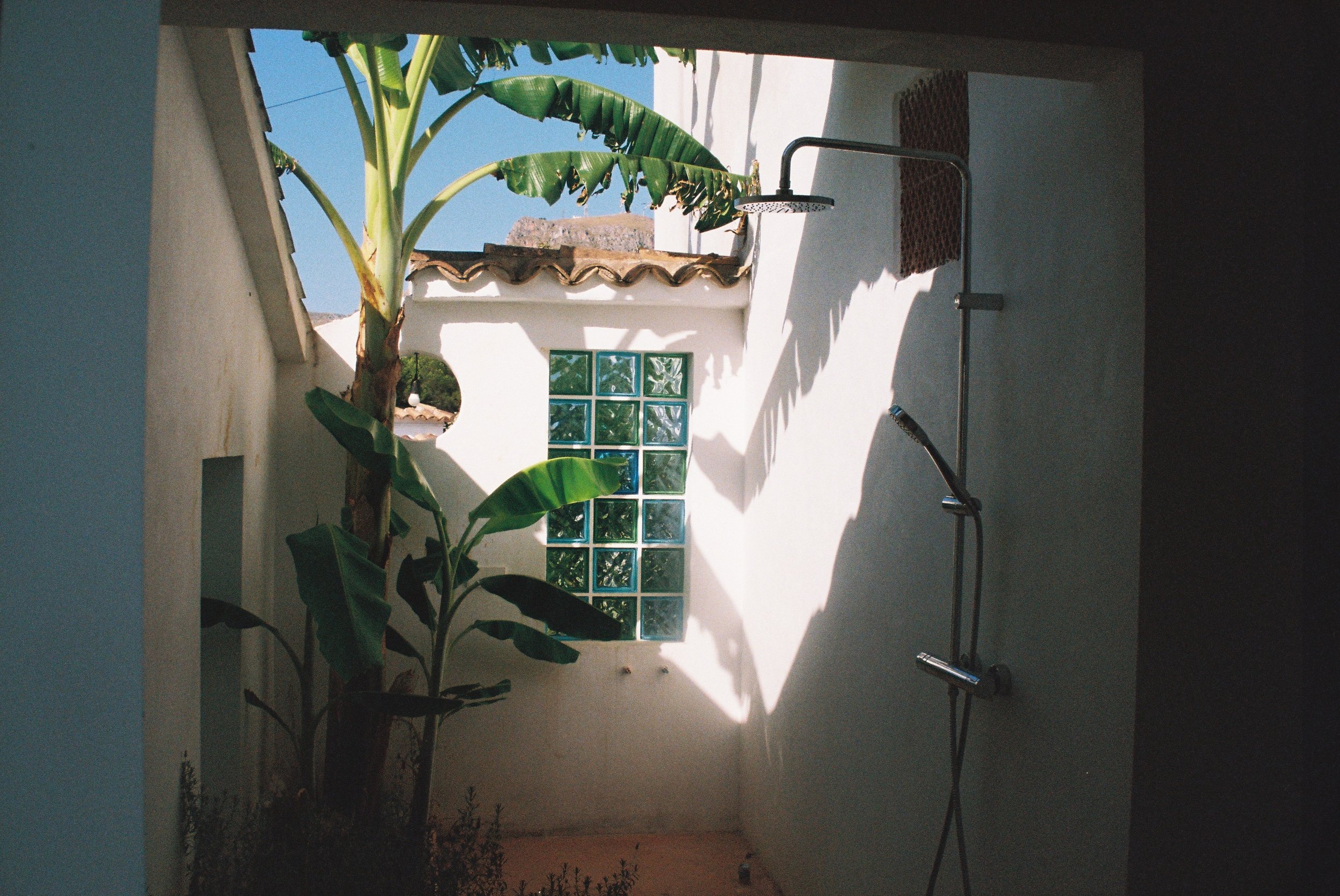 R1-02355-0003.jpg