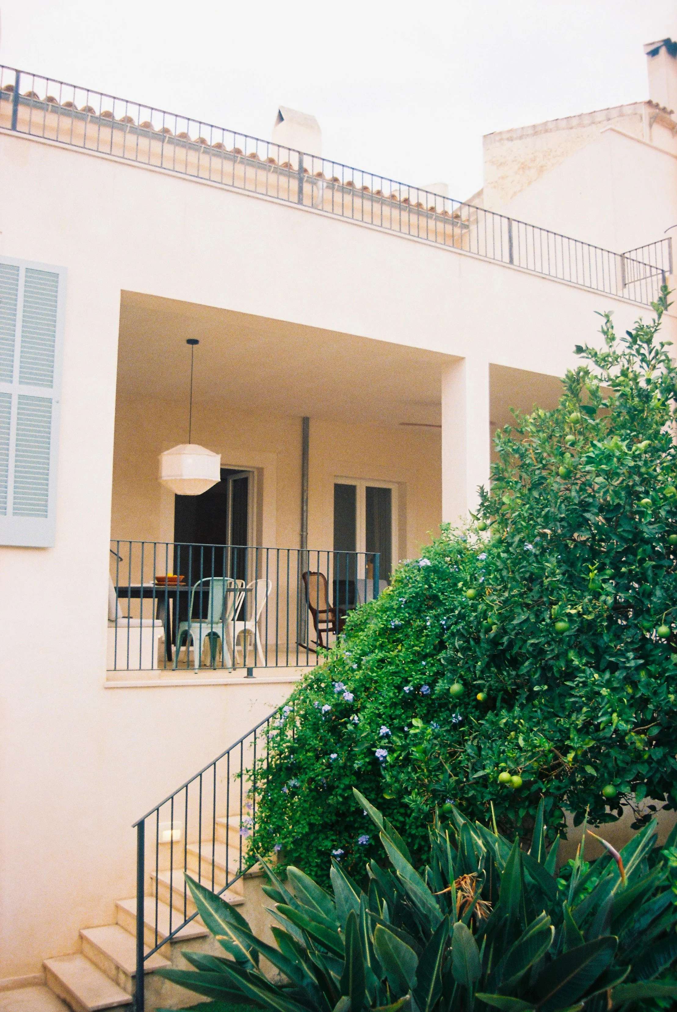 R1-03713-008A.jpg