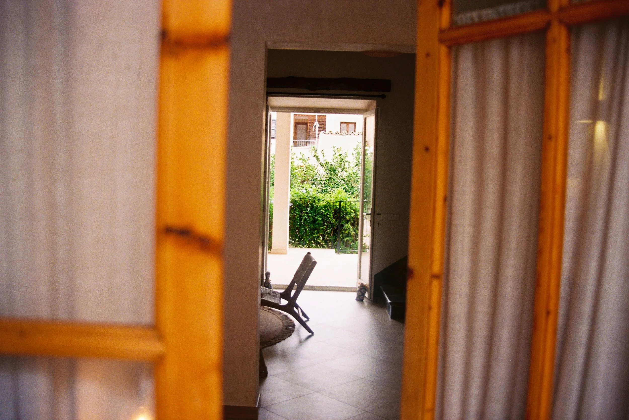 R1-03713-017A.jpg