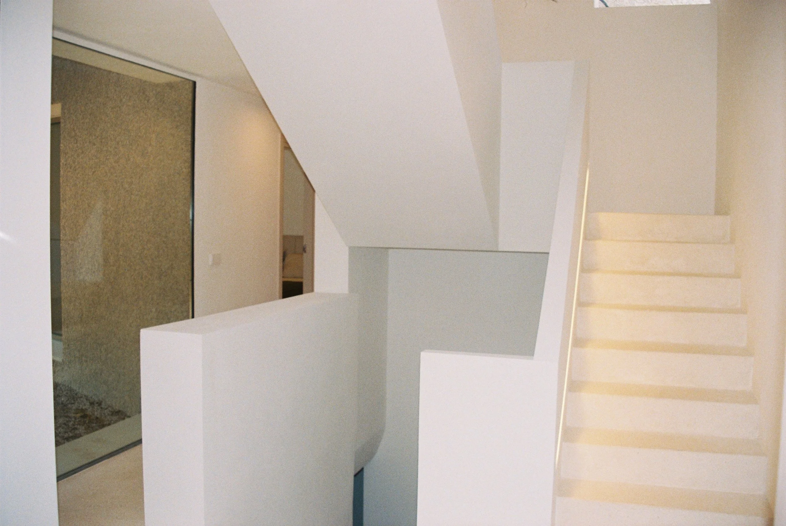 R1-02386-0014.jpg