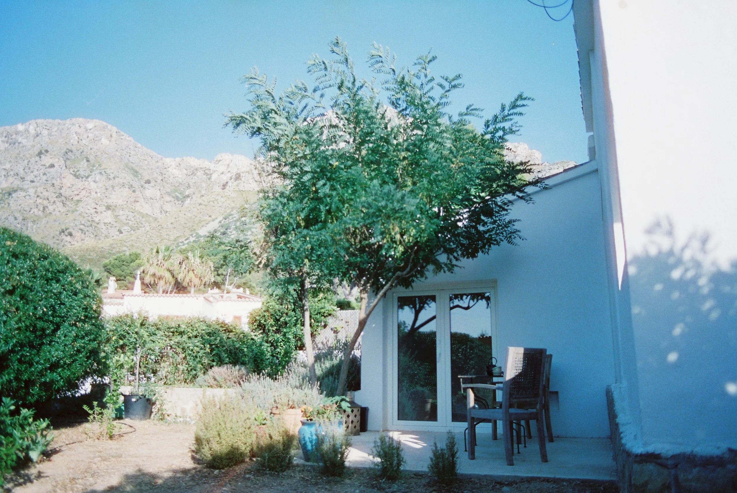 R1-02357-0028.jpg