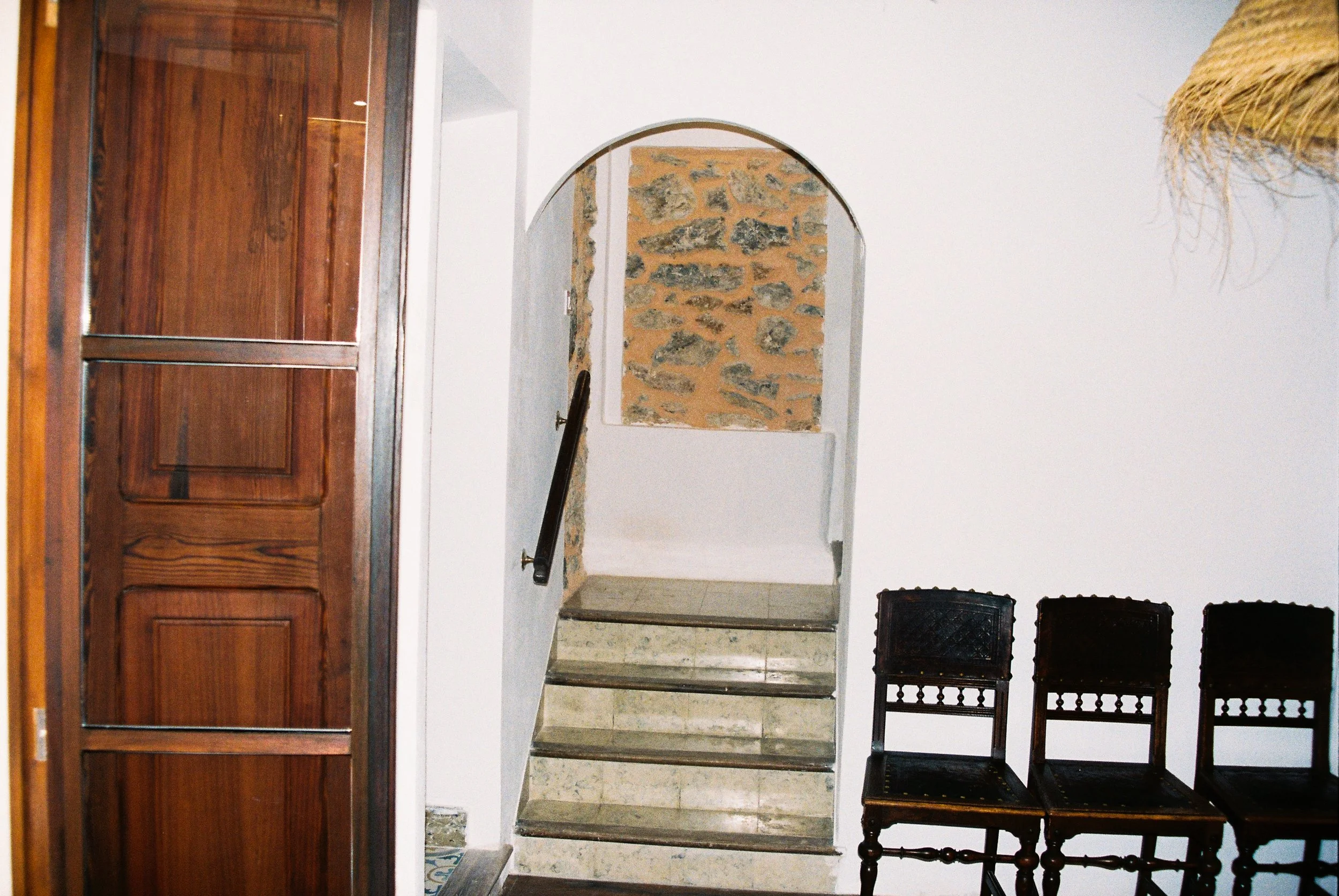 R1-02446-018A.jpg