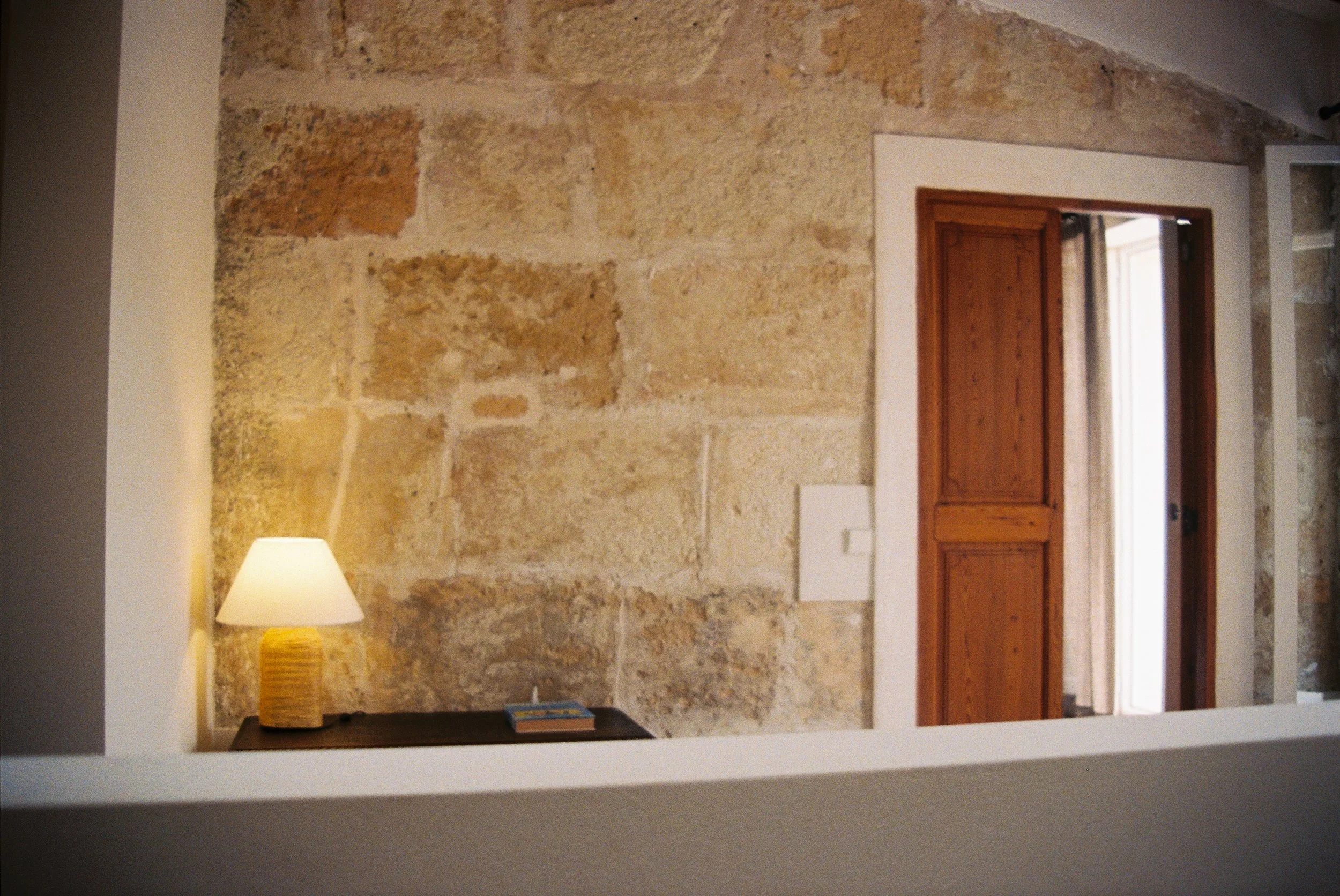 R1-03711-021A.jpg